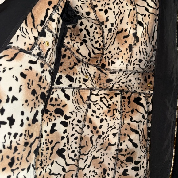 NewVia Spiga Black Fitted Animal Pattern Rain Coat Jacket with Zipper - Size M 🖤 - Picture 11 of 16